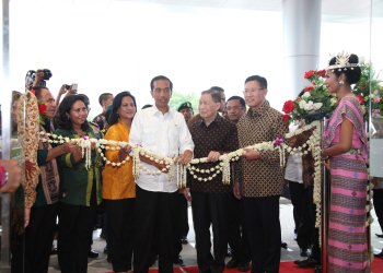 Presiden RI Ir. H. Joko Widodo resmikan Siloam Hospitals Kupang yang didampingi oleh Gubernur NTT Drs. Frans Lebu Raya, dan tamu undangan VIP lainnya.(rls)